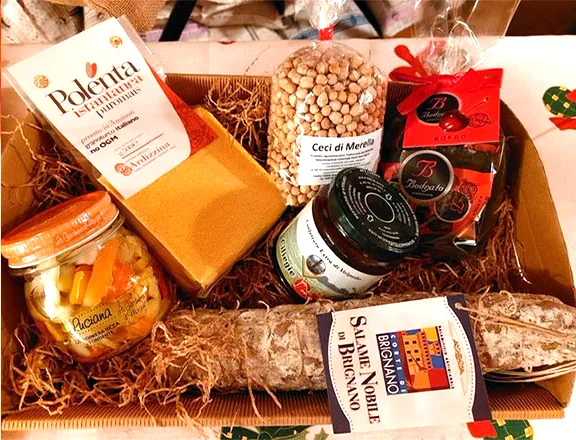 Le confezioni regalo del Salamificio Corte di Brignano